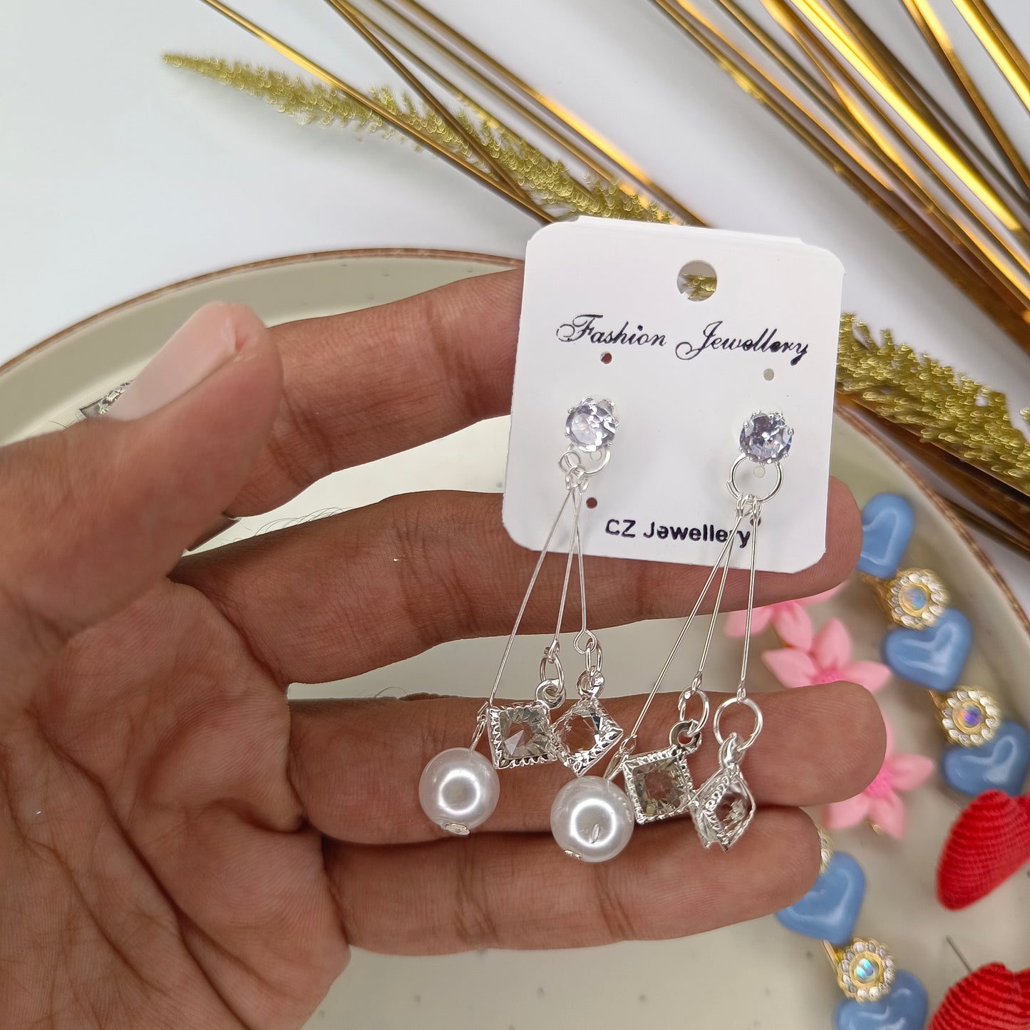 Dazzling hanging Earrings