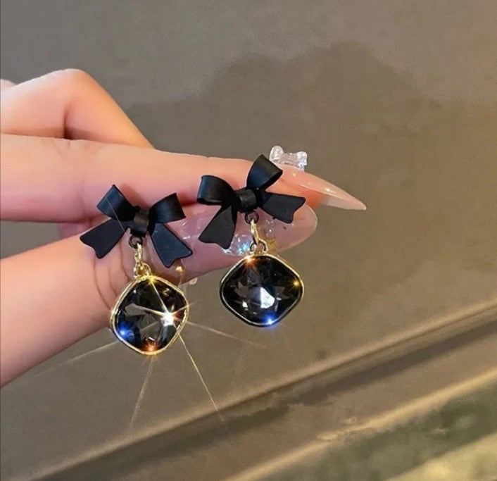 Black Bow Earings