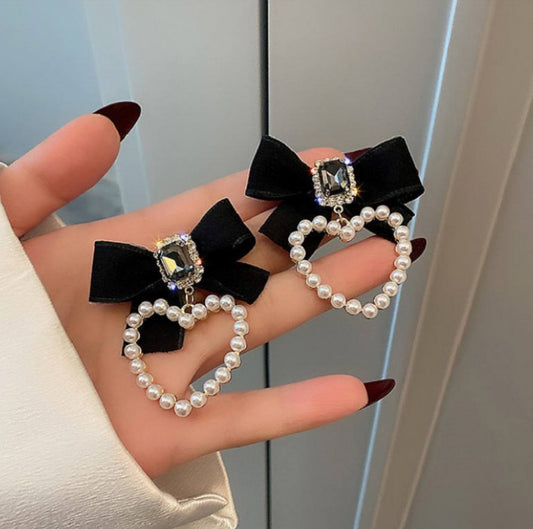 Black Bow Heart Earings